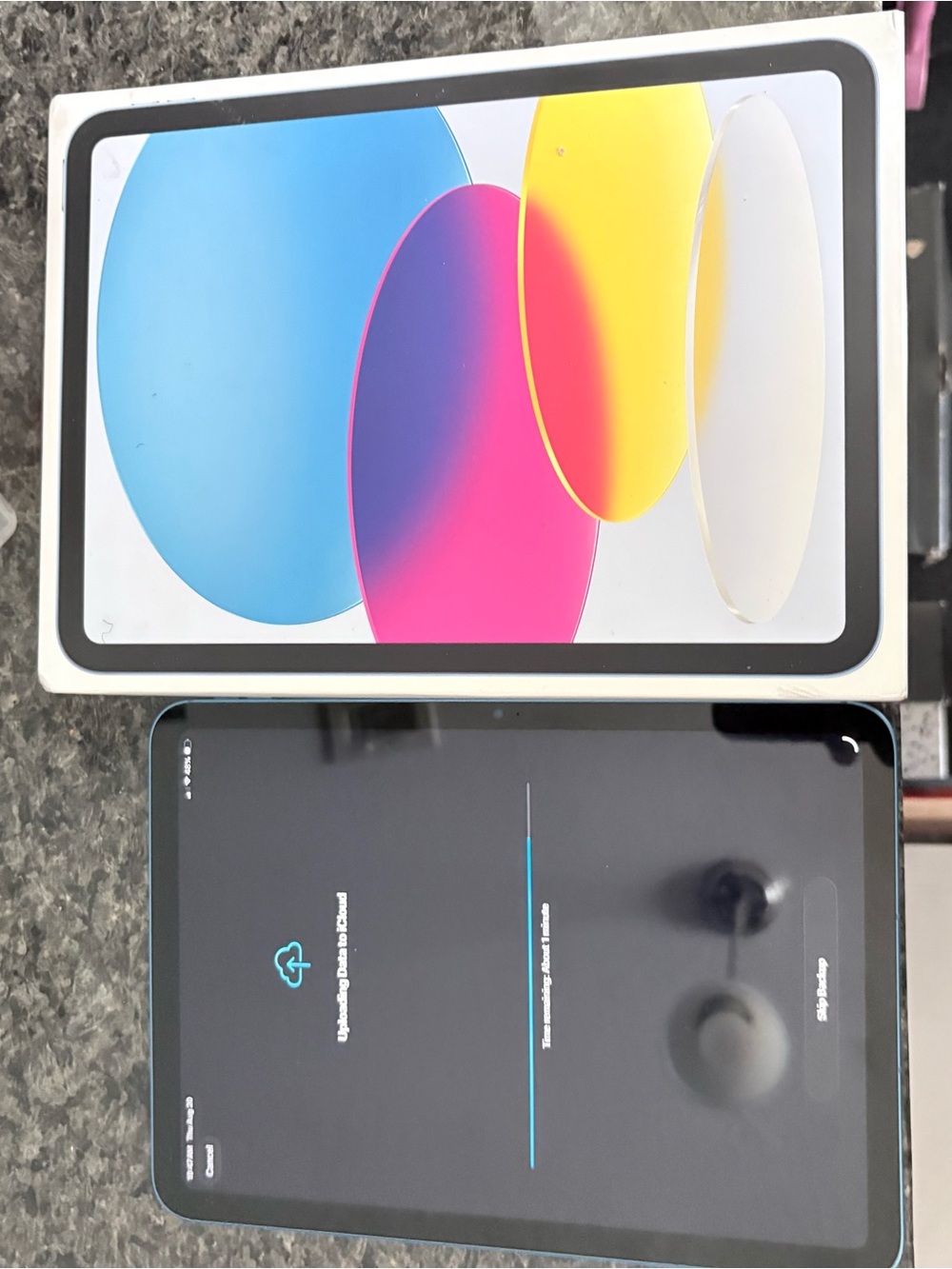 Apple iPad (Blue) Tablet with Colorful Box Artwork